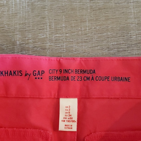 ♦️GAP Pink Bermuda shorts♦️ 5 for $25 - Picture 2 of 3